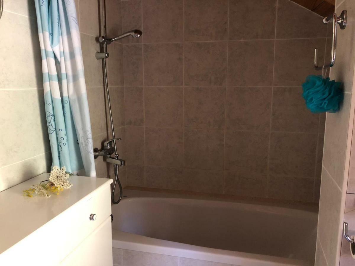 Holiday Home Villa Kastel Zrnovo Exteriör bild