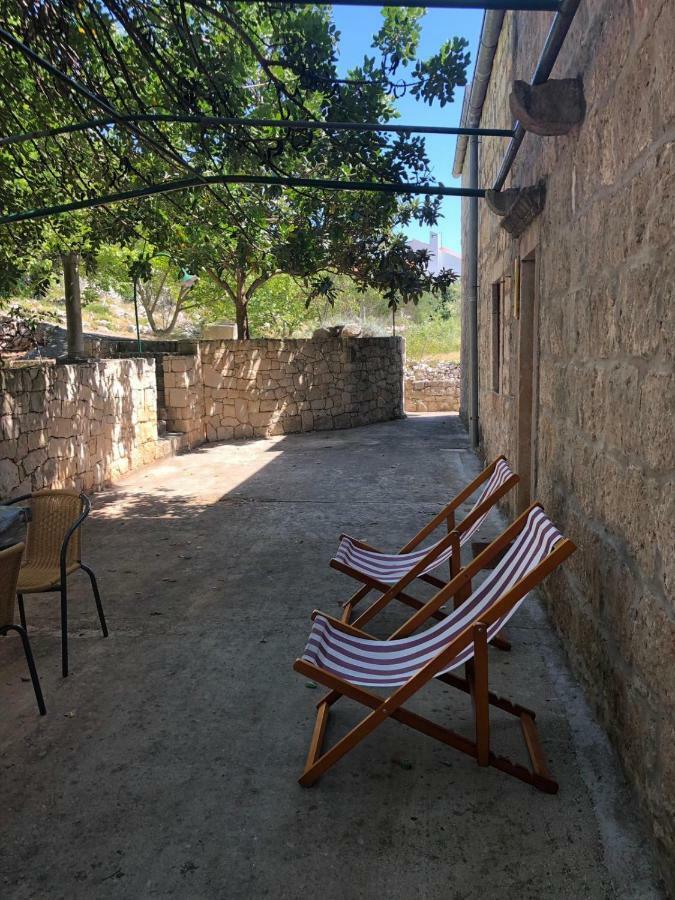 Holiday Home Villa Kastel Zrnovo Exteriör bild