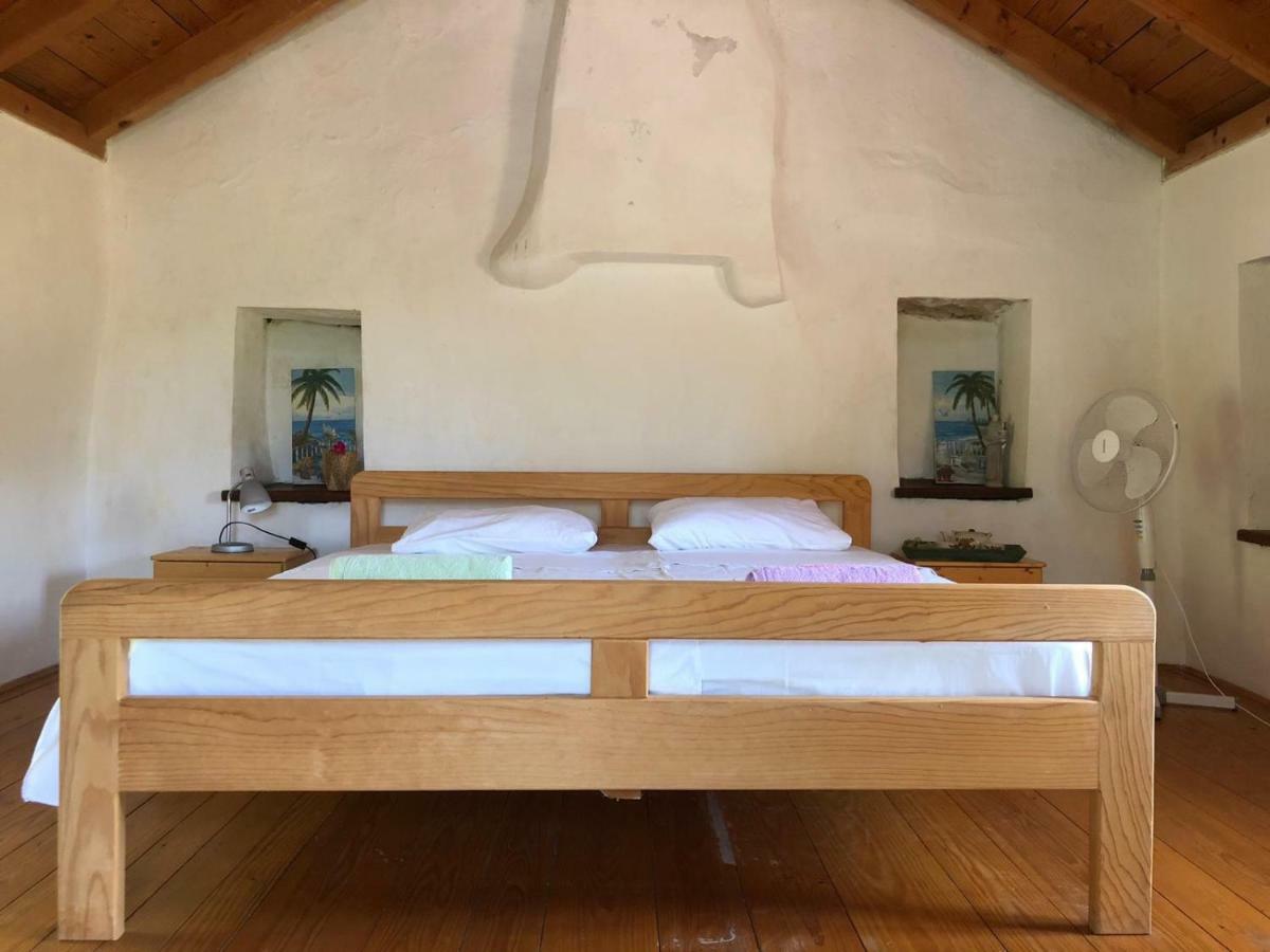 Holiday Home Villa Kastel Zrnovo Exteriör bild